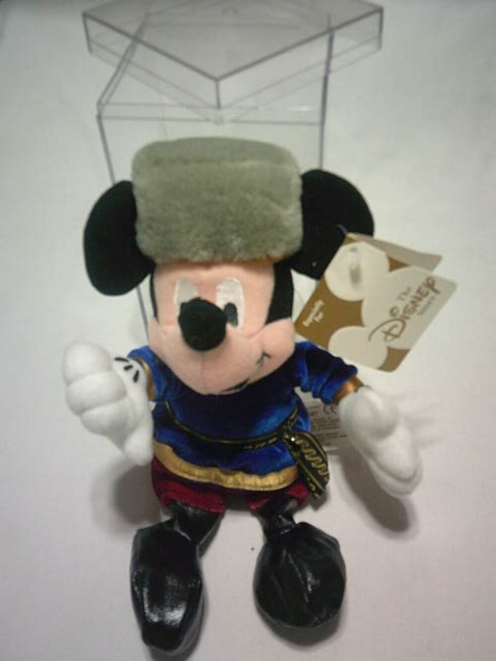 VTG THE DISNEY STORE GLOBE-TROTTING RUSSIAN MICKEY 10" PLUSH IN ACRYLIC CASE 🎁